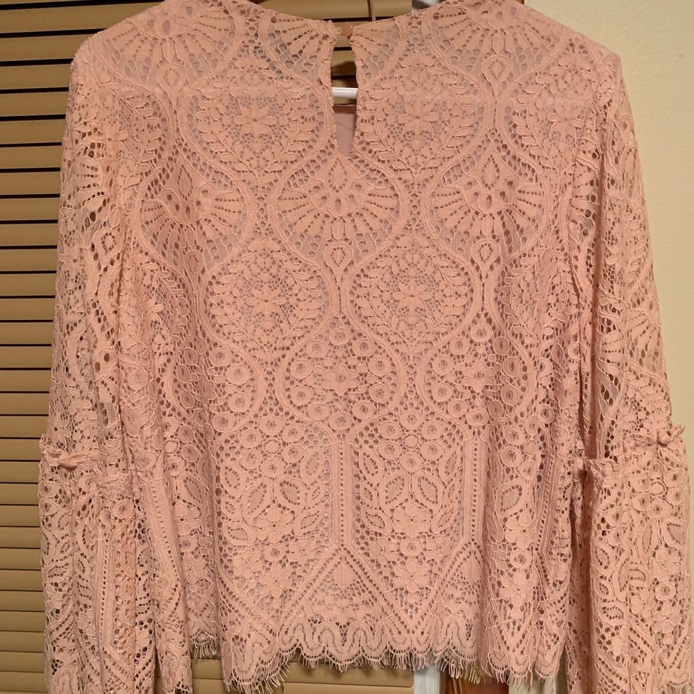 Worthington Ladies lace ruffle sleeve lace top M